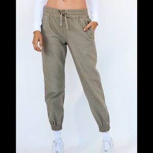 TNA woven joggers tie waist